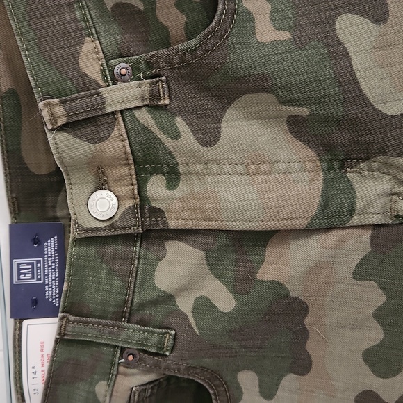 Gap true skinny ankle high rise camo pants, size 14 - Picture 4 of 6